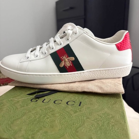 Gucci Sneakers - Picture 1 of 3